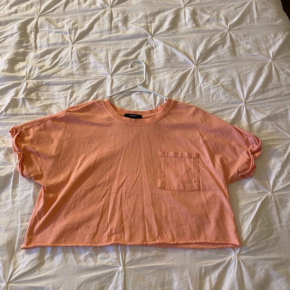 Cropped tee